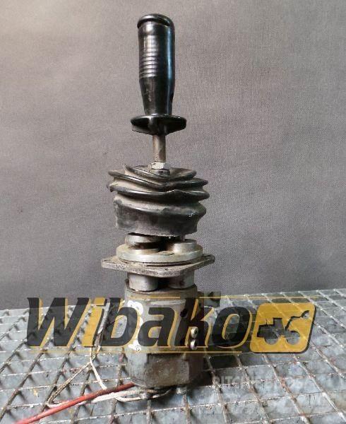 O&K Joystick O&K L45 Хидравлични