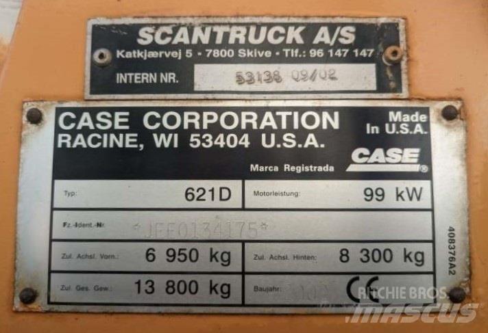CASE 621D Колесни товарачи