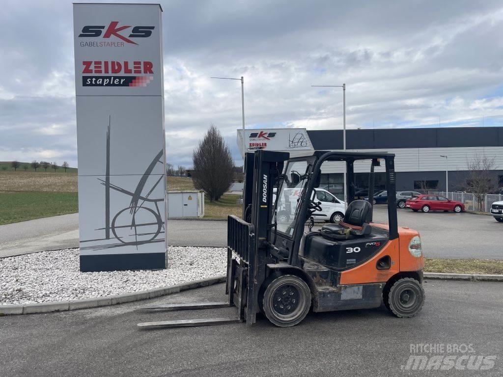Doosan D30S-5 Дизелови камиони