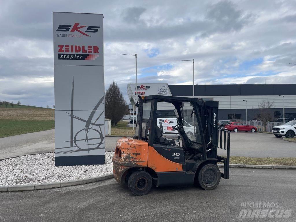 Doosan D30S-5 Дизелови камиони