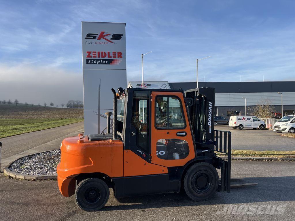 Doosan D50C-5 Дизелови камиони