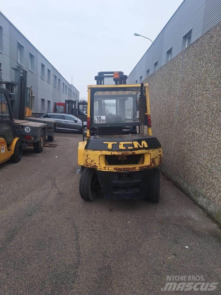 TCM FD40Z7 Дизелови камиони
