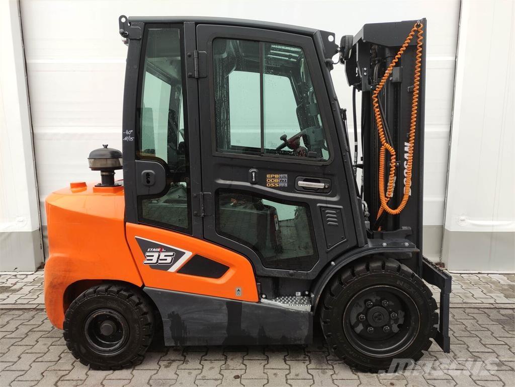 Doosan D35C-9 Дизелови камиони