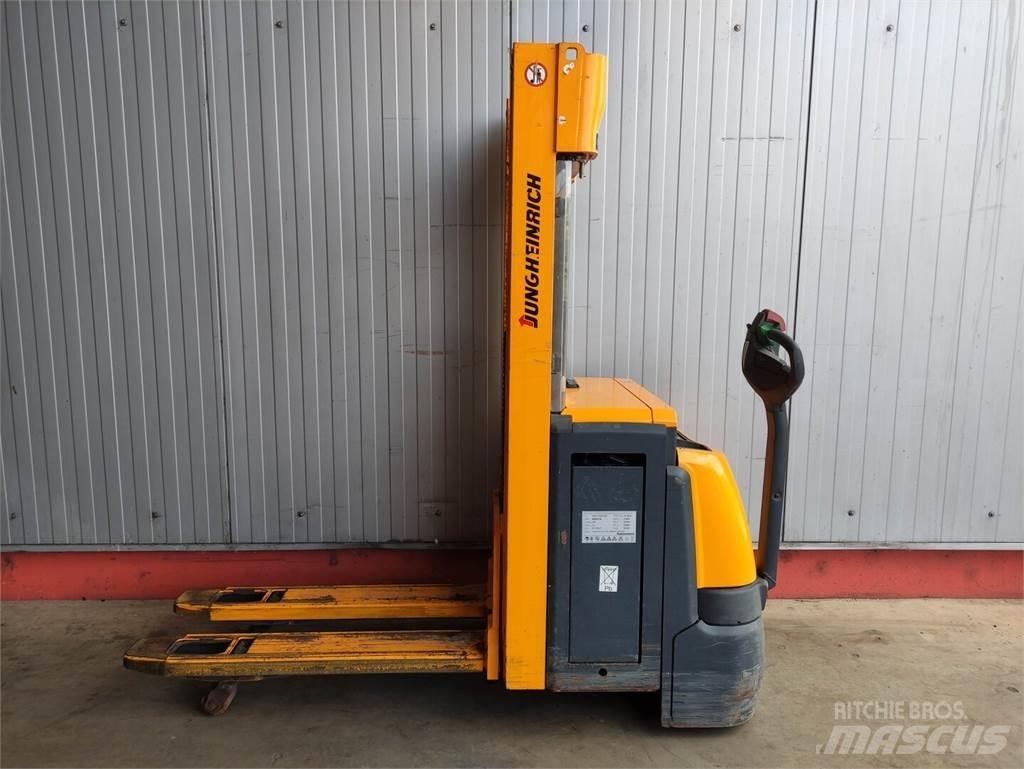 Jungheinrich EJC216Z Колички високоповдигачи с теглич