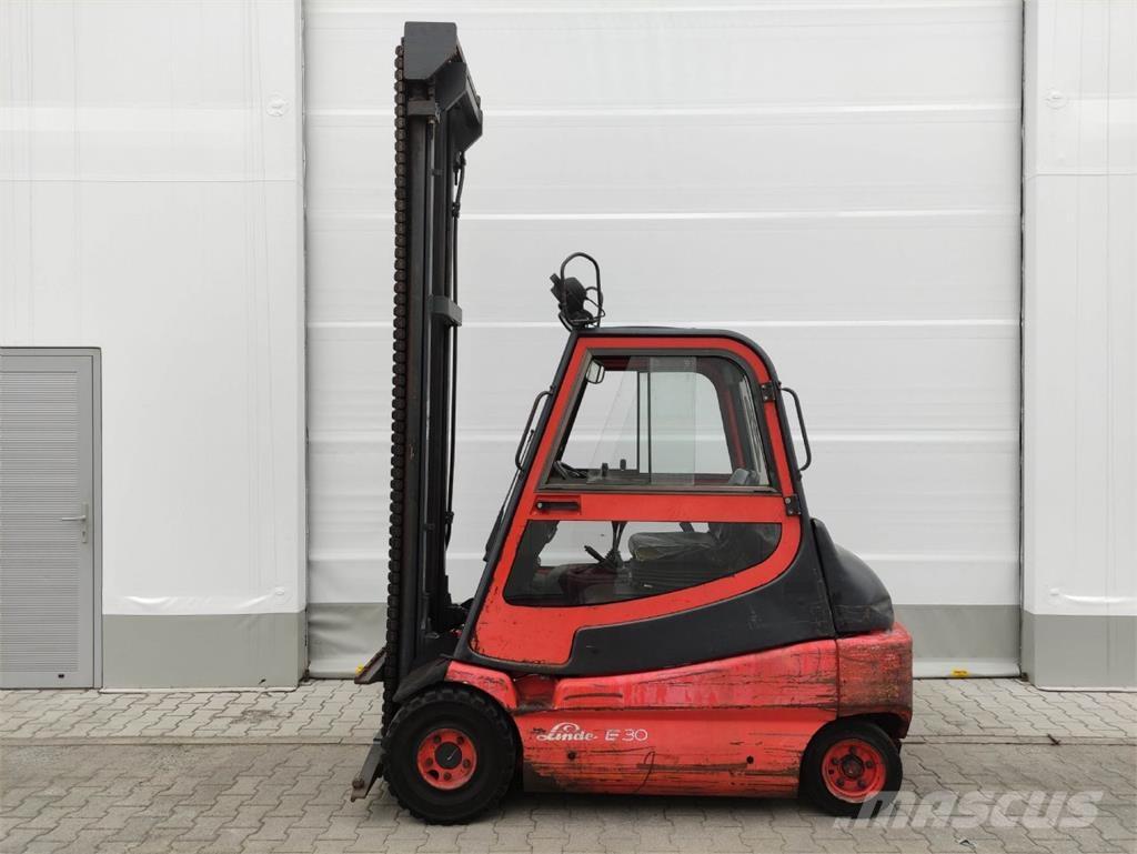 Linde E30-01-336 Електрически вилични кари-повдигачи