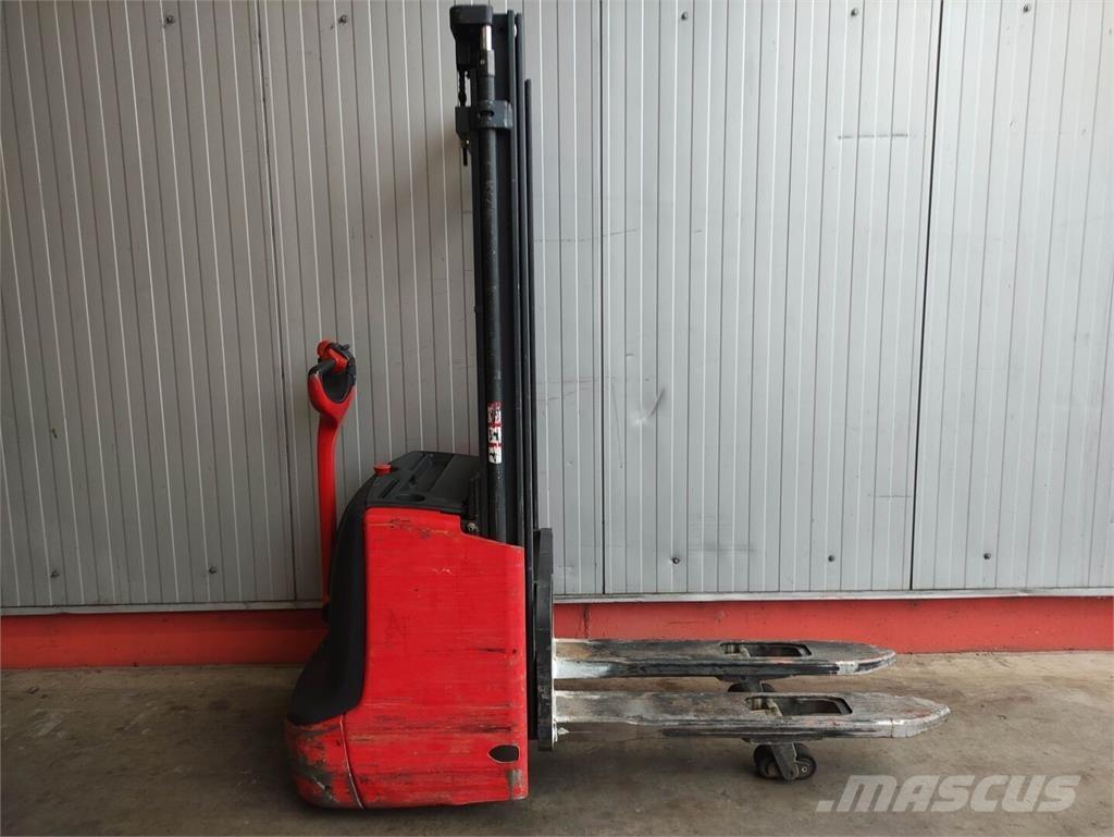 Linde L12 i Колички високоповдигачи с теглич