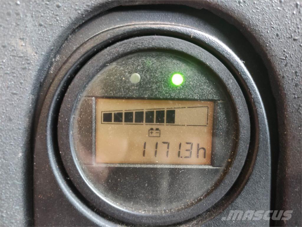 Linde L12 i Колички високоповдигачи с теглич