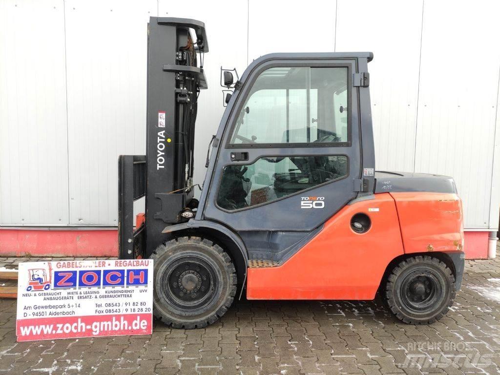 Toyota 40-8FD50N Дизелови камиони