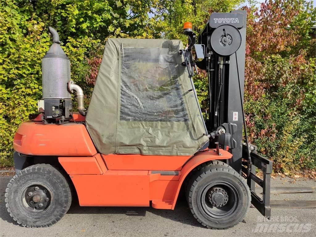 Toyota 50-5FD60 Дизелови камиони