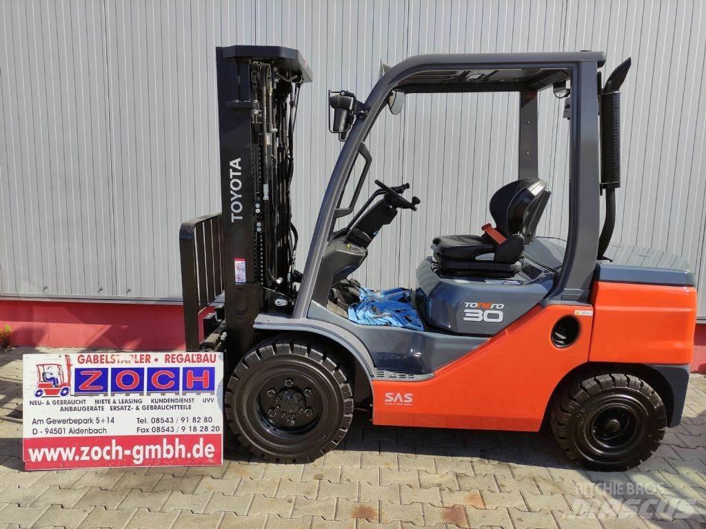Toyota 52-8FDF30 Дизелови камиони